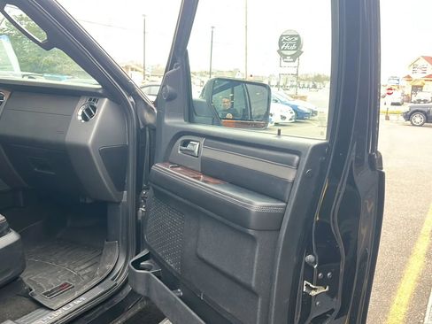 Used 2015 Ford Expedition EL Platinum image 16