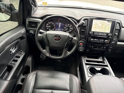 Used 2021 Nissan Titan PRO-4X w/ Pro-4x Convenience Package image 12