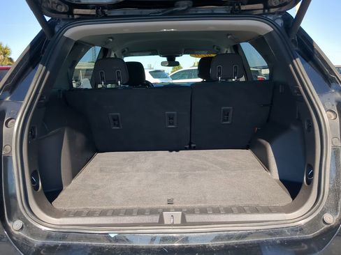 Used 2020 Chevrolet Equinox LT w/ Driver Convenience Package image 12