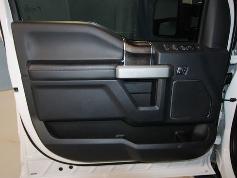 Used 2022 Ford F250 Lariat w/ Lariat Ultimate Package image 5