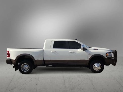 Used 2024 RAM 3500 Limited w/ Towing Technology Group image 9