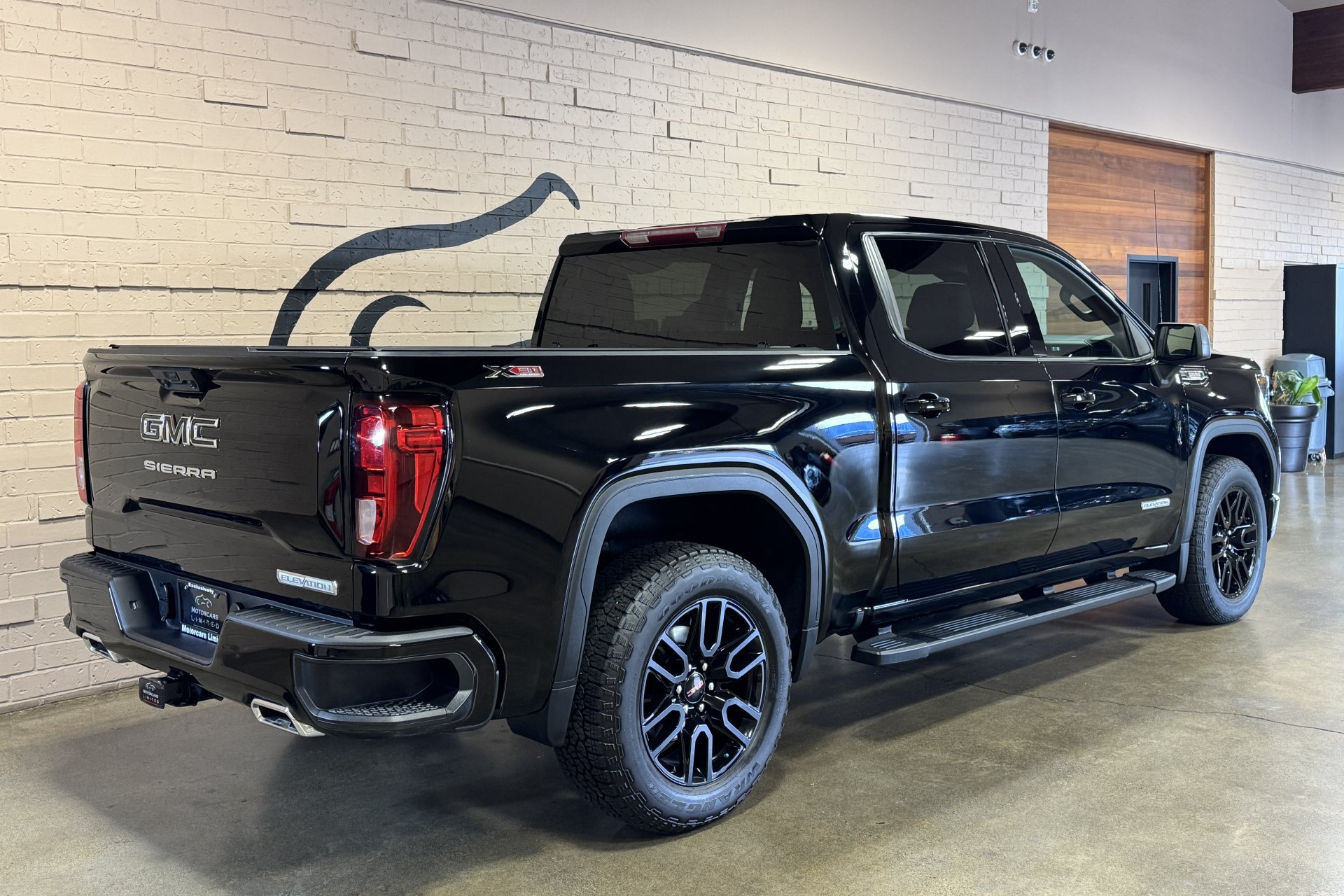 Used 2024 GMC Sierra 1500 Elevation w/ LPO, Elevation Black Package AWD/4WD image 4