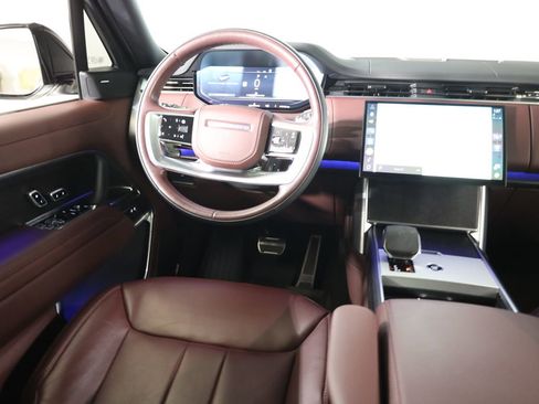 Used 2025 Land Rover Range Rover SE AWD/4WD image 46