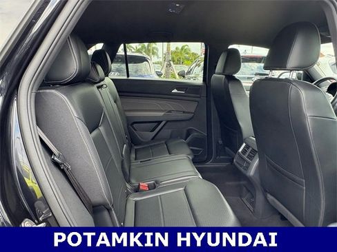 Used 2022 Volkswagen Atlas Cross Sport SE image 12