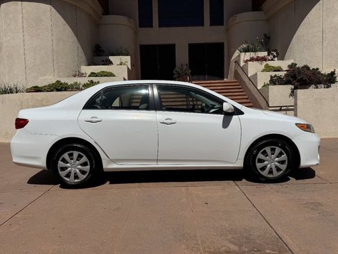 Used 2011 Toyota Corolla LE FWD image 8