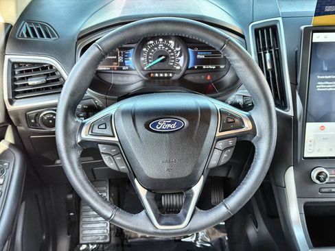 Certified 2023 Ford Edge SEL w/ Convenience Package AWD/4WD image 14