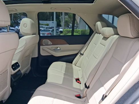 Used 2022 Mercedes-Benz GLE 350 4MATIC w/ Premium Package image 8