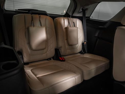 Used 2017 Ford Explorer Platinum image 39