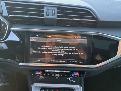 Used 2023 Audi Q3 2.0T Premium w/ Convenience Package image 17