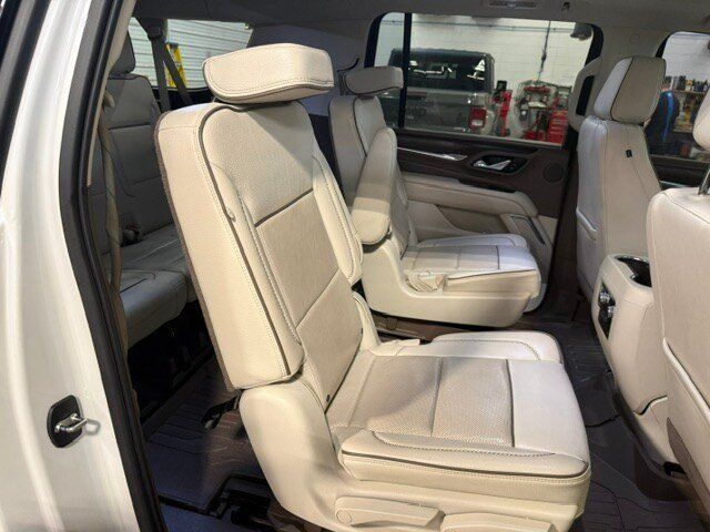 Used 2021 GMC Yukon XL Denali AWD/4WD image 18