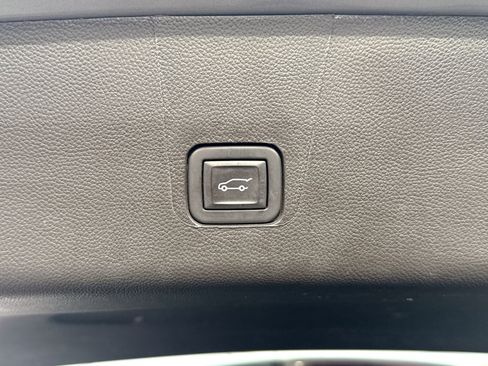 Certified 2023 Chevrolet Traverse Premier w/ Redline Edition image 16