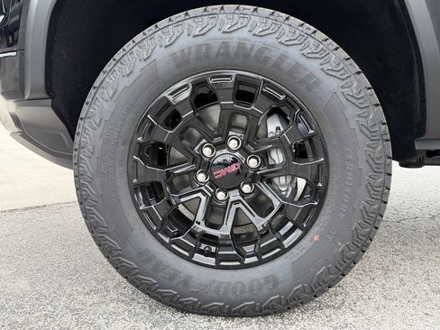 New 2026 GMC Canyon Elevation w/ Convenience Package image 33