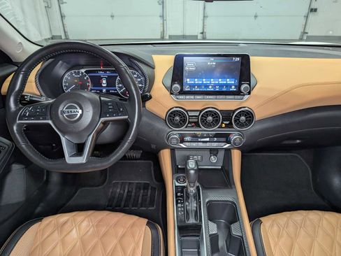 Used 2022 Nissan Sentra SV w/ SV Premium Package image 17