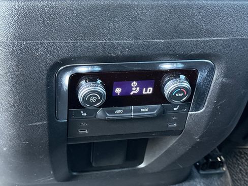 Used 2025 GMC Yukon XL Denali AWD/4WD image 40