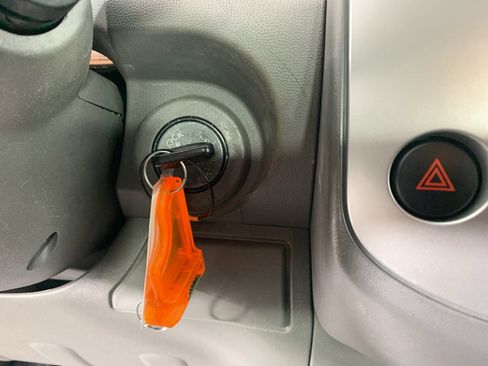 Used 2019 Nissan Frontier S RWD image 17