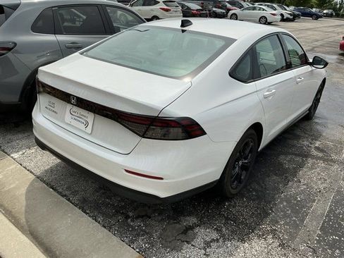 Used 2025 Honda Accord SE image 6