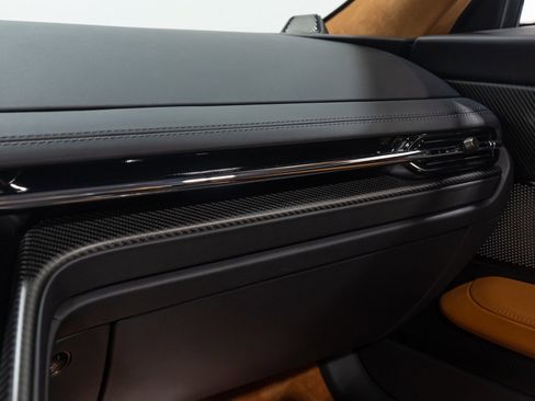 Used 2024 Aston Martin DB12 Convertible image 54