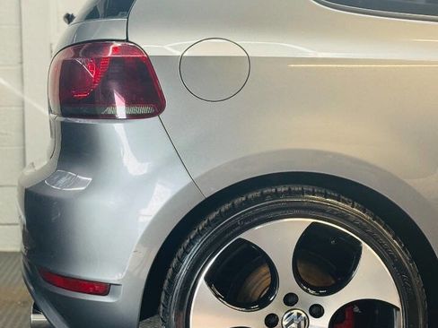 Used 2011 Volkswagen GTI Autobahn FWD image 9