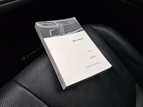 Certified 2020 Lexus LX 570 4WD w/ 3rd Row & Luxury Pkg image 26