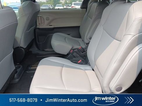 Used 2023 Toyota Sienna XLE FWD image 20