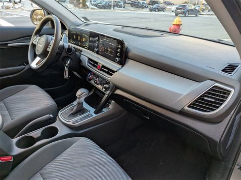 Used 2025 Kia Seltos LX image 23