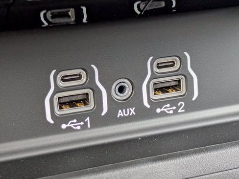 New 2026 RAM 3500 Laramie AWD/4WD image 22