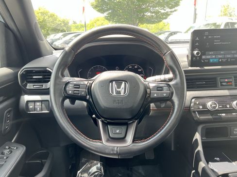 Used 2024 Honda Pilot TrailSport image 16