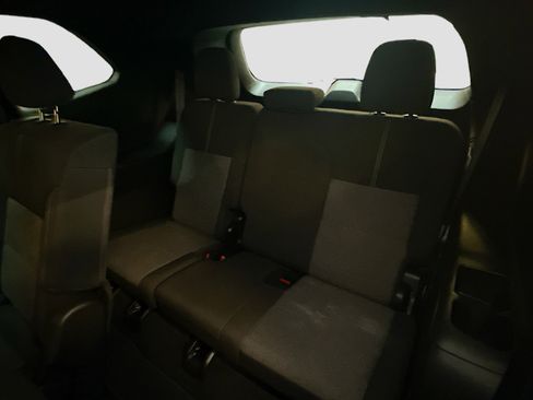 Used 2025 GMC Acadia Elevation image 28