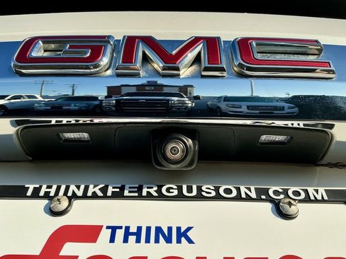 Used 2021 GMC Yukon XL SLT w/ SLT Luxury Plus Package image 17