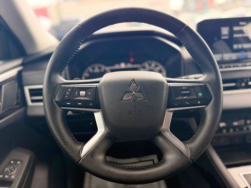 Used 2024 Mitsubishi Outlander FWD image 19