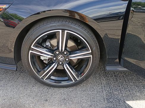 Used 2024 Honda Accord Sport image 10