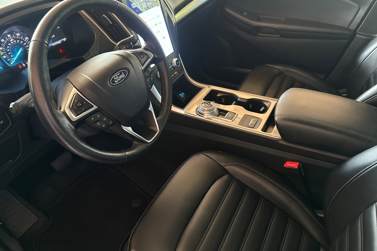 Used 2024 Ford Edge SEL AWD/4WD image 10