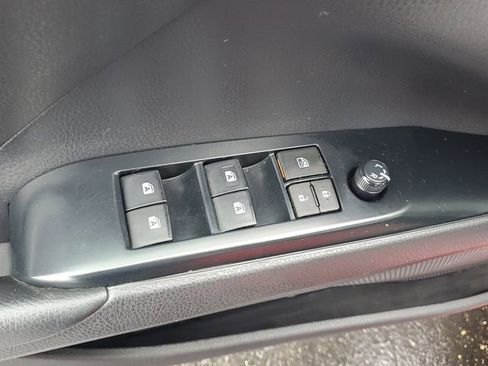 Used 2020 Toyota Camry SE image 14