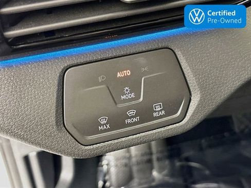 Certified 2022 Volkswagen ID.4 Pro AWD/4WD image 10