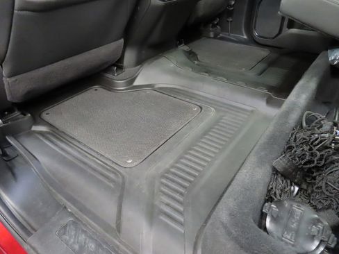 Used 2025 GMC Sierra 2500 AT4 w/ Technology Package AWD/4WD image 82