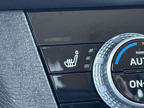 Used 2024 Mitsubishi Outlander SE image 25