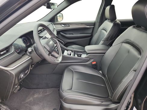 New 2026 Jeep Grand Cherokee Limited w/ Limited Altitude Package RWD image 9