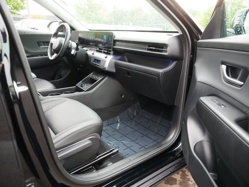 Used 2024 Hyundai Kona Limited AWD/4WD image 17