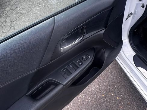 Used 2014 Honda Accord Sport image 10