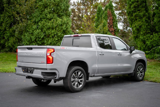 Used 2025 Chevrolet Silverado 1500 RST w/ Convenience Package II AWD/4WD image 5