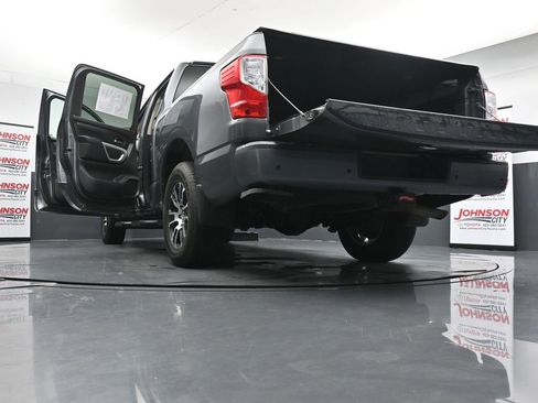 Used 2021 Nissan Titan SV w/ SV Convenience Package AWD/4WD image 30