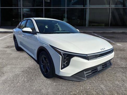 New 2026 Kia K4 LXS image 3