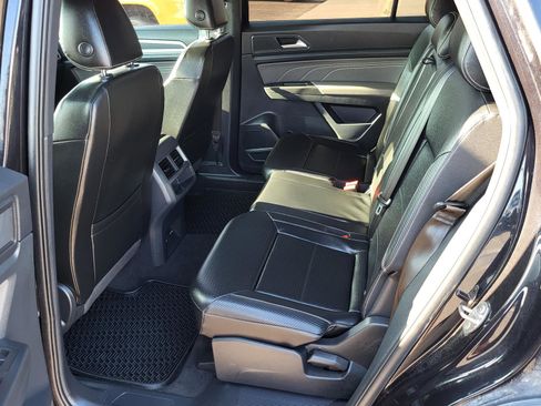 Used 2022 Volkswagen Atlas Cross Sport SEL image 13