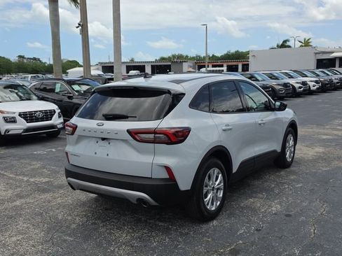 Certified 2025 Ford Escape Active image 3