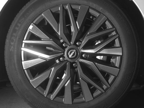 Used 2025 Nissan Altima 2.5 SV image 13