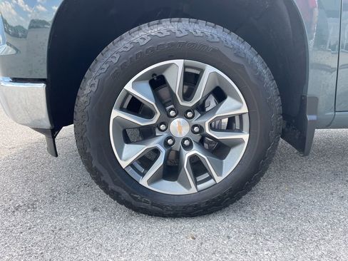 Used 2025 Chevrolet Silverado 1500 LT AWD/4WD image 20