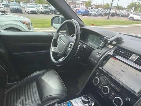 Used 2019 Land Rover Discovery HSE AWD/4WD image 16
