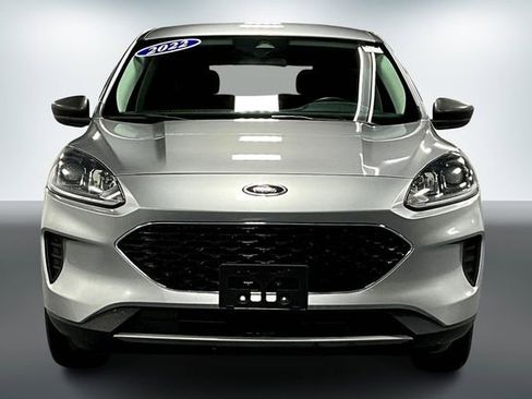 Used 2022 Ford Escape SE image 2