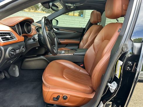 Used 2018 Maserati Ghibli RWD image 11