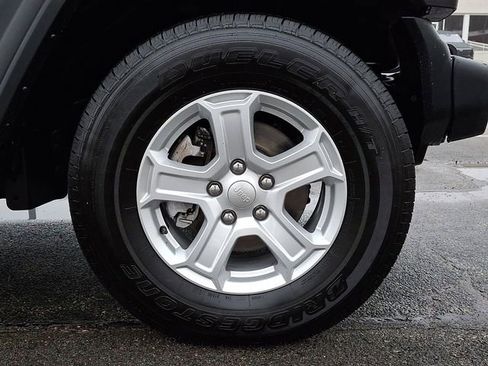 Used 2022 Jeep Wrangler Unlimited Sport image 10